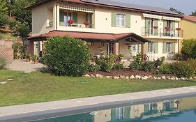 Cascina Il Volo Bed And Breakfast